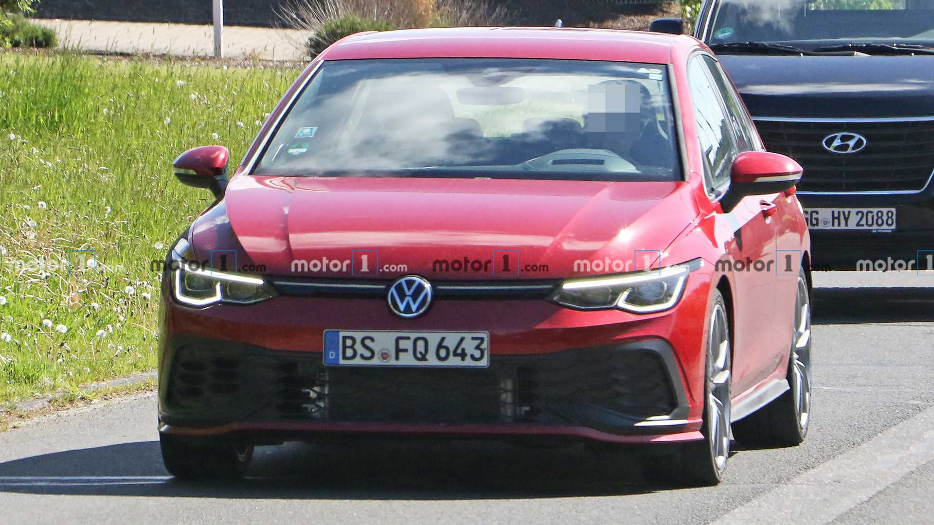 「汽车V报」全新高尔夫GTI TCR无伪装谍照曝光;宾利推出风尚套件官图-20200513